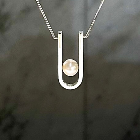 Float ―Pearl Necklace―